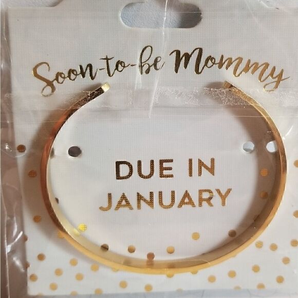 January Soon To Be Mommy Due In Engraved Bracelet - Picture 3 of 10